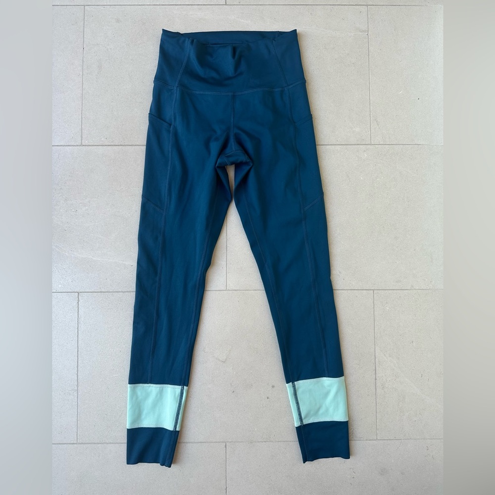 Cotopaxi Women’s Size Small Leggings in Teal and Mint